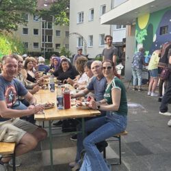 Gemeinsam Essen und Feiern hat am Nachbarschaftskiosk Sporlederweg Tradition.