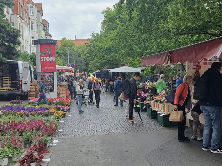 Marktgeschehen Wochenmarkt Pfarrlandplatz