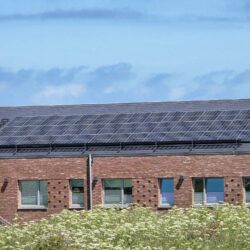 Solarmodule auf Gebäude