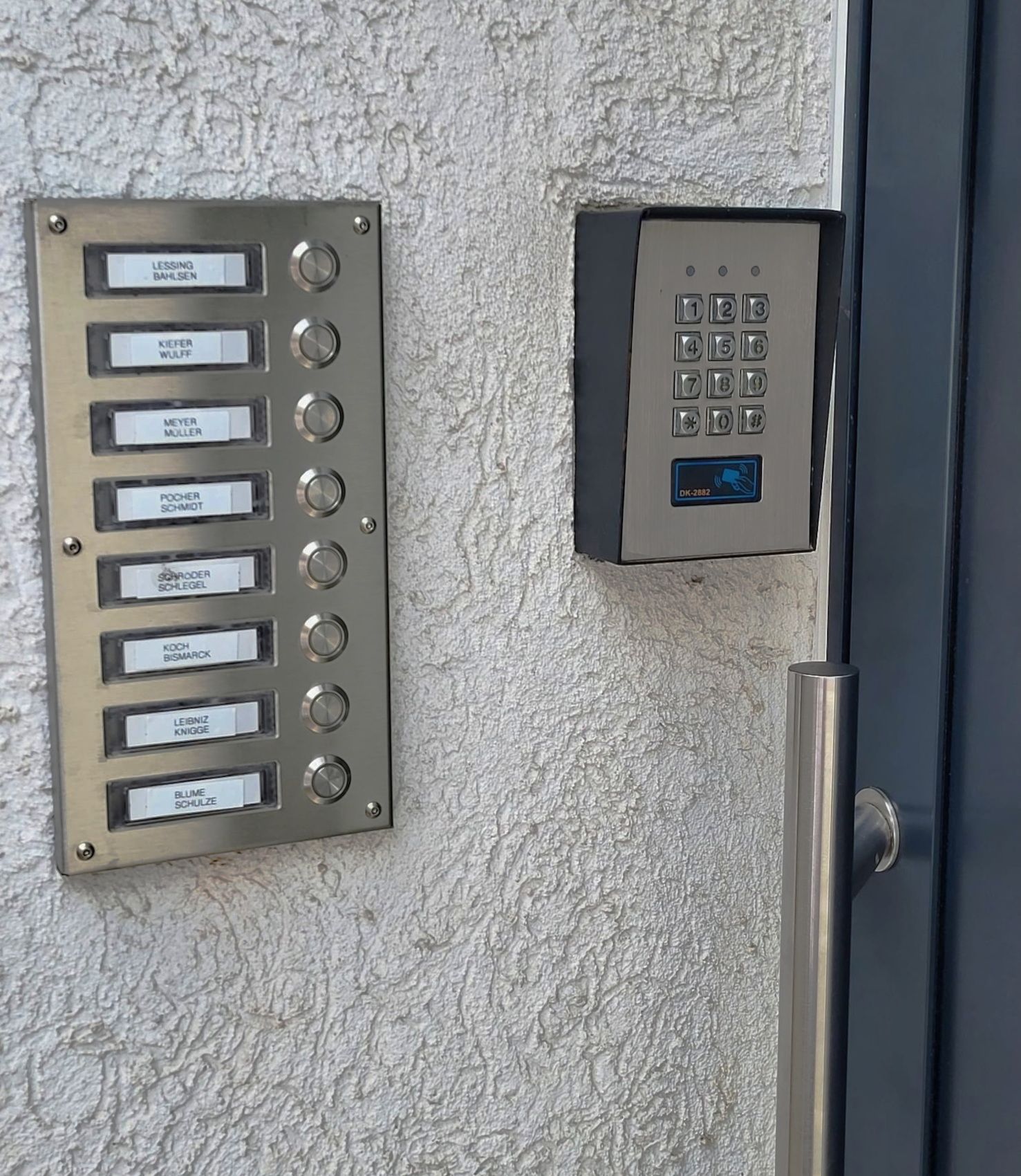 Fiktive Klingelschilder in Linden-Süd