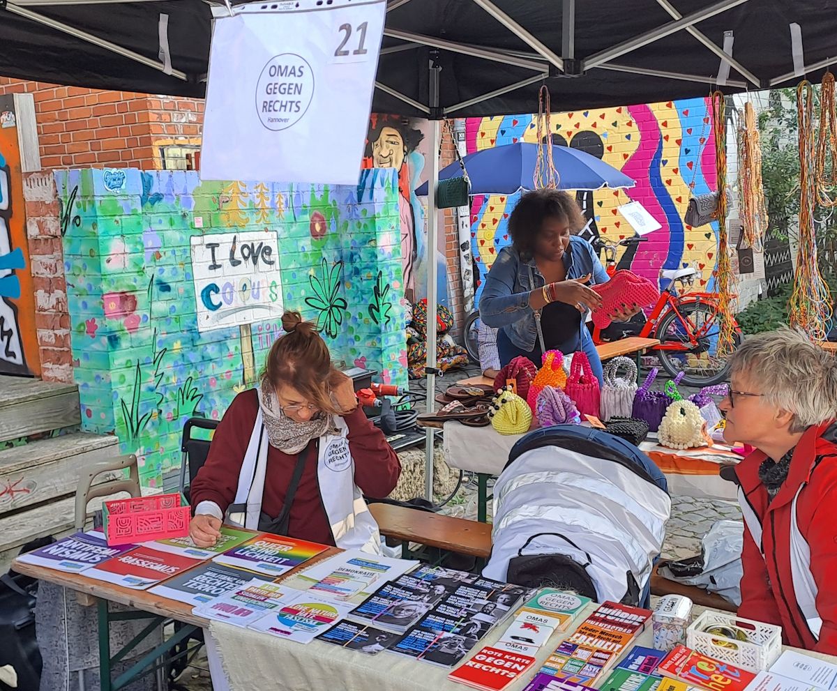 Stand von den Omas gegen Rechts