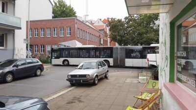 700er Bus in der Elisenstraße