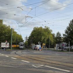 Regulär fährt die Linie 9 durch den Tunnel